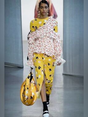 SELF PORTRAIT Ditsy Print Top One Shoulder Floral White Red BNWT Size 4